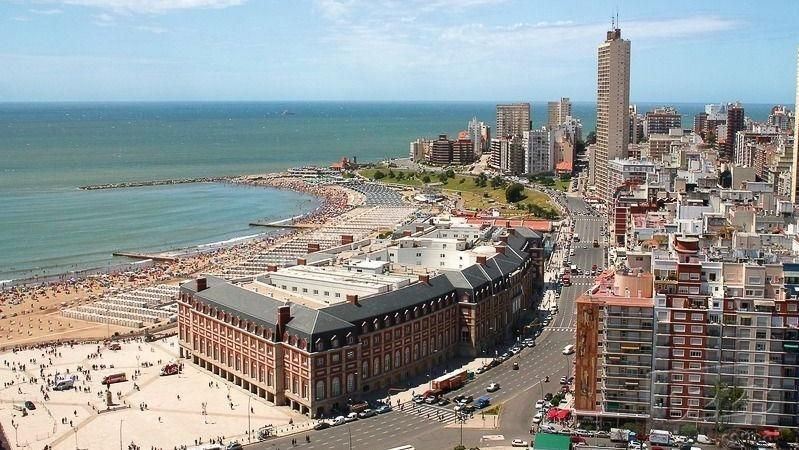 Mar Del Plata Tiene Atracciones Para Todos, Tanto De Día Como De Noche.