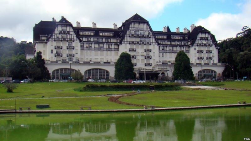 Petropolis: La Ville Impériale Du Brésil.