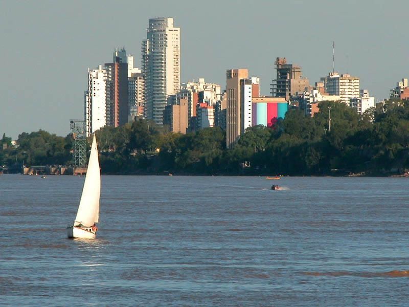 Navegar A Lo Largo Del Río Parama Es Una Nueva Forma Increíble De Conocer Rosario