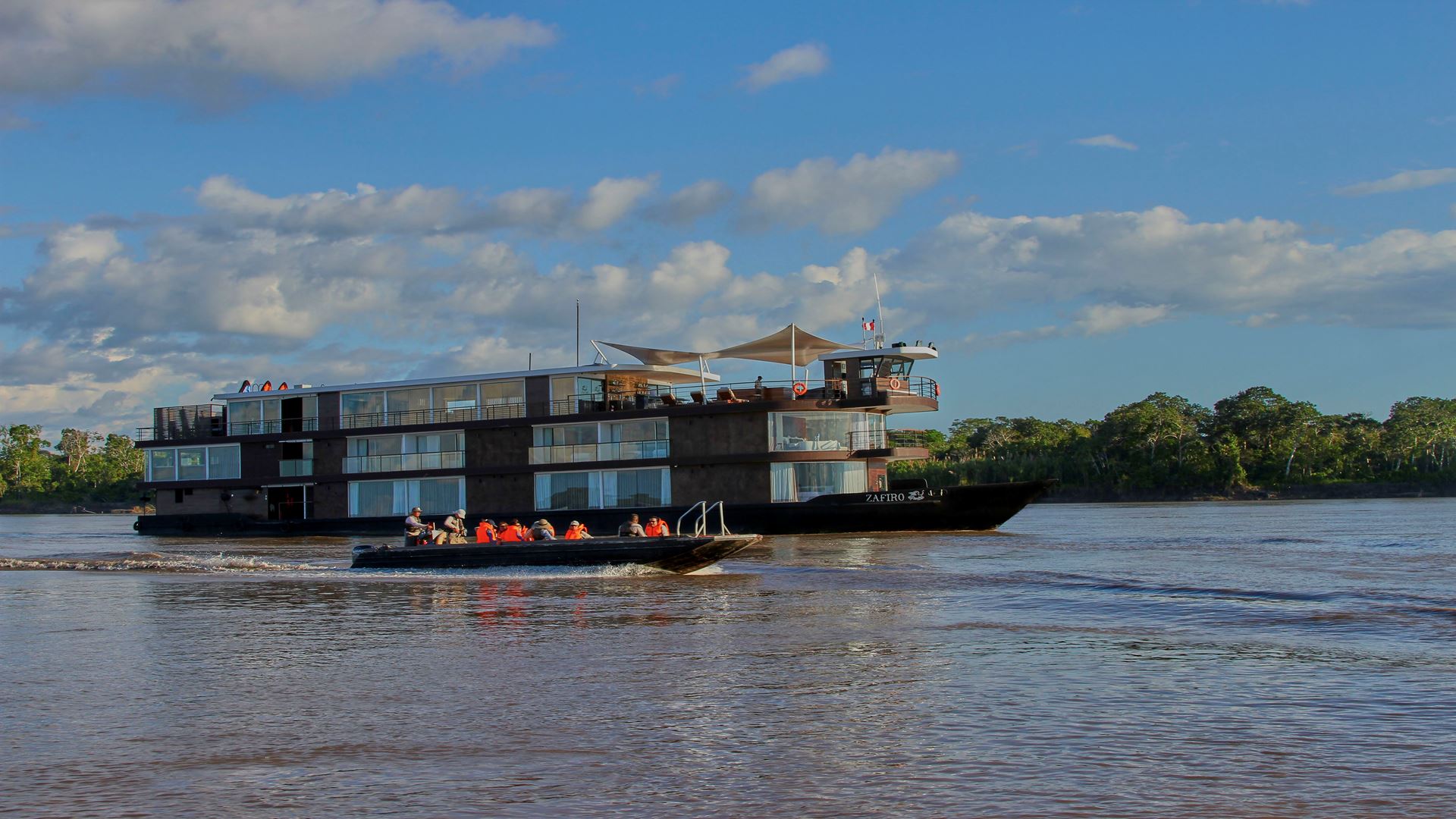 Reisen Sie Auf Einer Luxuskreuzfahrt Durch Den Amazonas