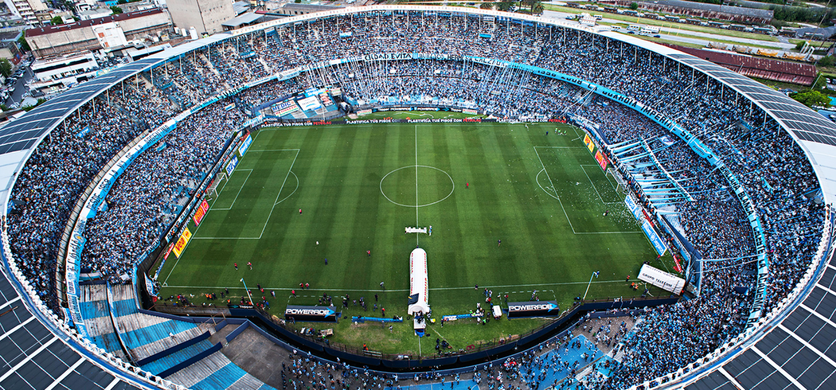 SPORTbible - 🇦🇷 Independiente vs Racing Club. 🏟 Estadio