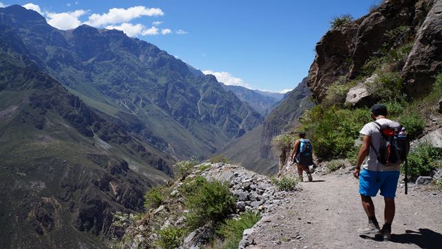 Trekking Dans La Vallée Du Colca