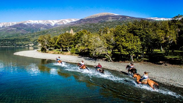 Cabalgata Y Almuerzo A Orillas Del Lago Gutierrez