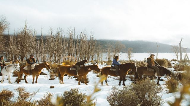 Cabalgata Por Lago Escondido