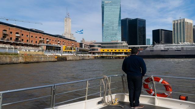 Visite De La Ville Et Navigation Dans Le Rio De La Plata