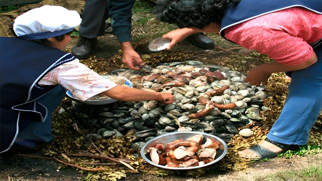 Curanto Al Hoyo : Tradition Et Saveur De Chiloé