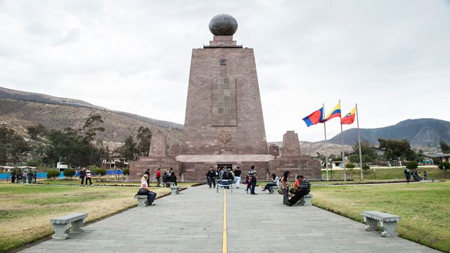 Tour A La Mitad Del Mundo