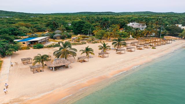 Dia Inteiro Na Praia Fenix Em Tierra Bomba