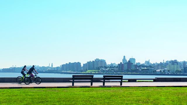 Recorrido En Bicicleta Por Montevideo