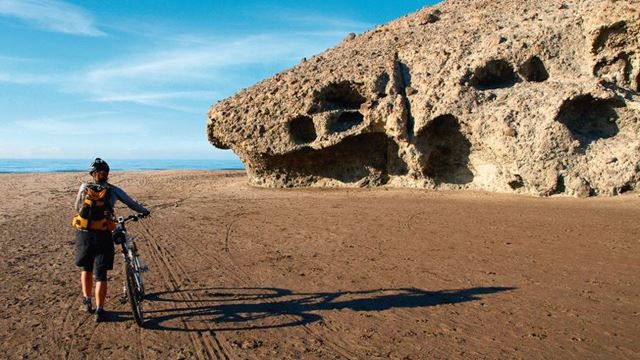 Tour À Vélo À La Plage De Los Frailes Et À L`Eau Vive