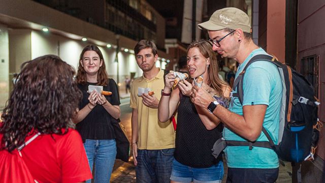 Visite Gastronomique De Rue Dans Le Centre Historique