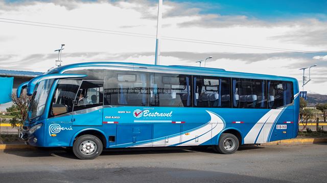 Transfert À L`Arrivée De La Gare Routière De Puno