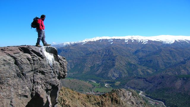 Trekking To The Cóndores Viewpoint In Cajón Del Maipo