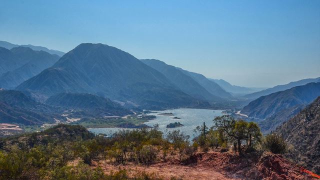 Trekking Al Pucara Del Dique Los Sauces