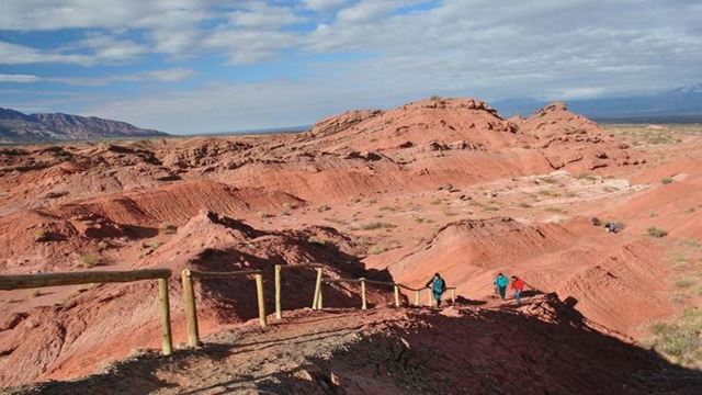 Trekking In The Vallecito Encantado