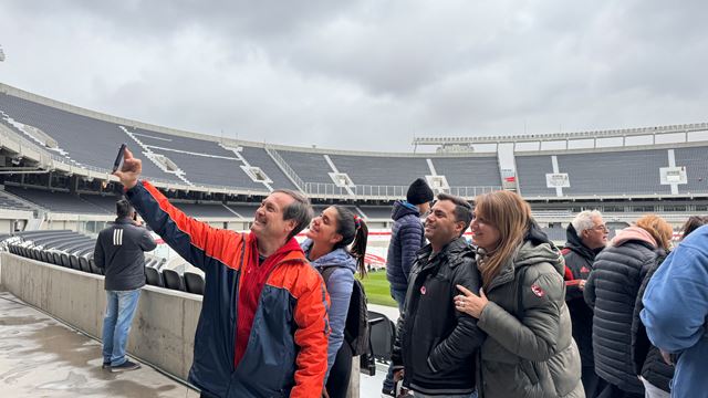 Visita Estadios Monumental Y Bombonera - River Y Boca